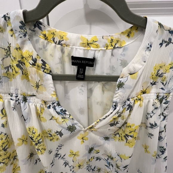 Banana Republic floral tank blouse - Picture 2 of 4
